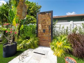 1521 NE 3rd Ave, Fort Lauderdale FL 33304