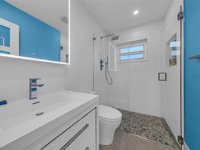 2108 NE 11th Ave, Wilton Manors FL 33305
