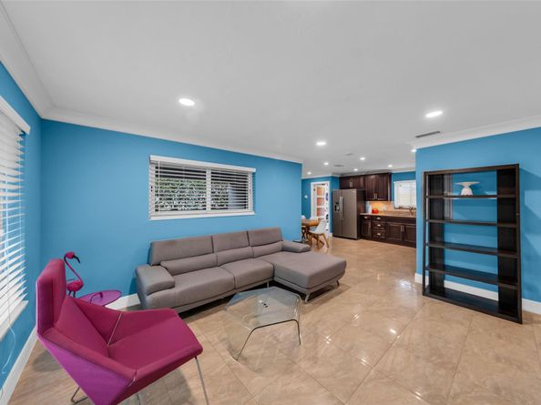 2108 NE 11th Ave, Wilton Manors FL 33305