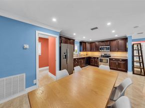 2108 NE 11th Ave, Wilton Manors FL 33305