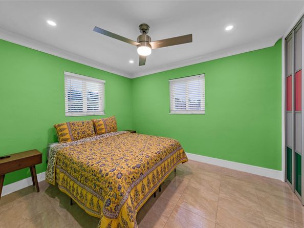 2108 NE 11th Ave, Wilton Manors FL 33305