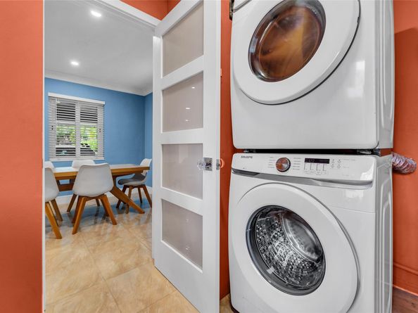 2108 NE 11th Ave, Wilton Manors FL 33305