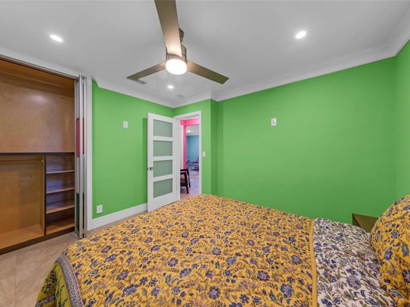2108 NE 11th Ave, Wilton Manors FL 33305