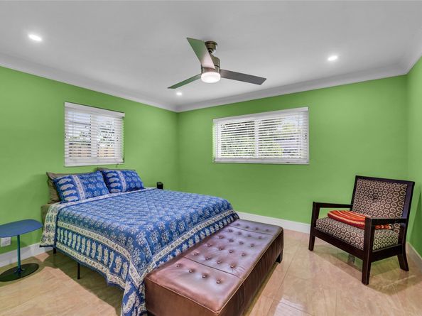 2108 NE 11th Ave, Wilton Manors FL 33305