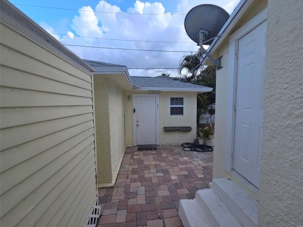 414 Ardmore Rd, West Palm Beach FL 33401