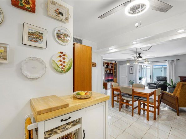 953 SE 10th Street 6b, Deerfield Beach FL 33441