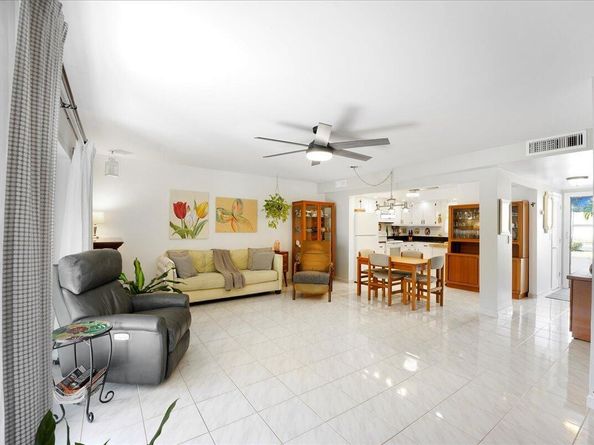953 SE 10th Street 6b, Deerfield Beach FL 33441