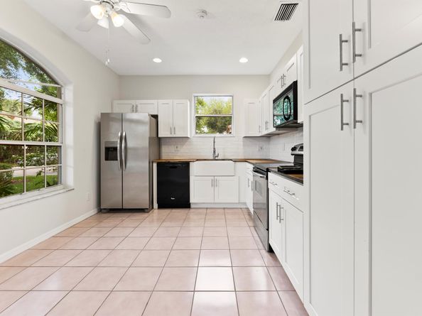4155 NW 1st Court, Delray Beach FL 33445