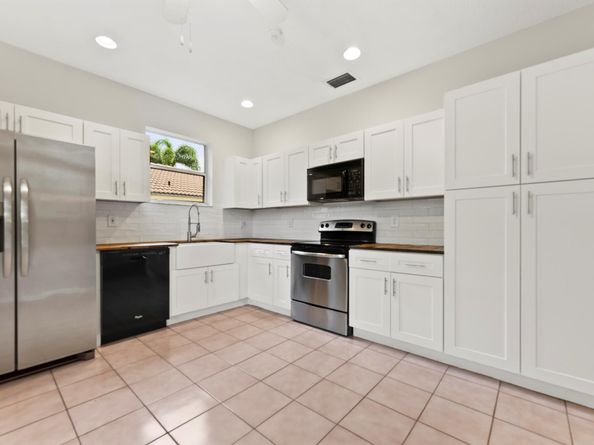 4155 NW 1st Court, Delray Beach FL 33445