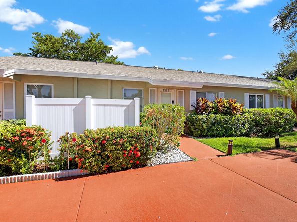 8585 Dreamside Ln, Boca Raton FL 33496