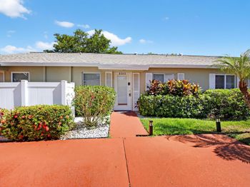 8585 Dreamside Ln