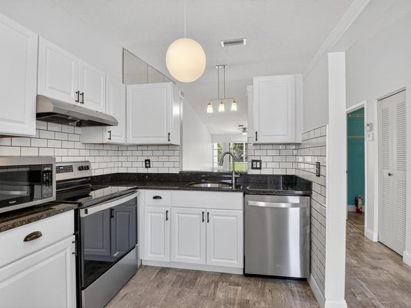 8585 Dreamside Ln, Boca Raton FL 33496