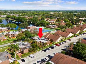 522 Springdale Circle, Palm Springs FL 33461