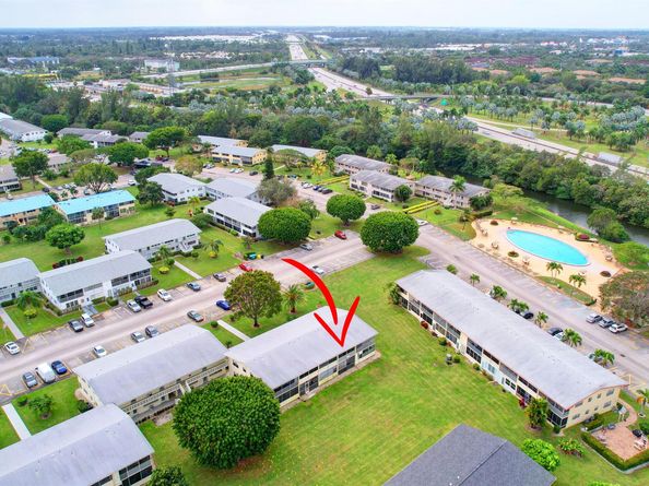 326 Camden N, West Palm Beach FL 33417