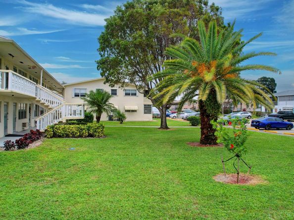 326 Camden N, West Palm Beach FL 33417