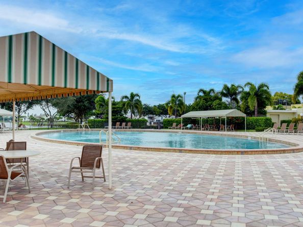 326 Camden N, West Palm Beach FL 33417