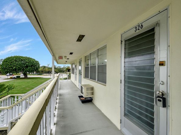 326 Camden N, West Palm Beach FL 33417