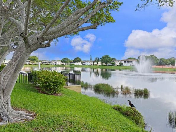 326 Camden N, West Palm Beach FL 33417