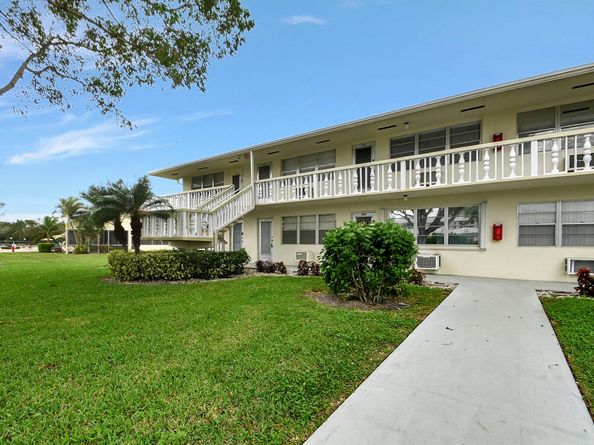 326 Camden N, West Palm Beach FL 33417