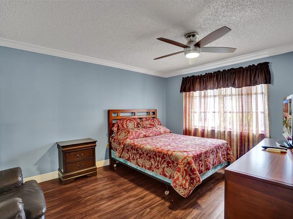 8280 SW 24th St 108, North Lauderdale FL 33068