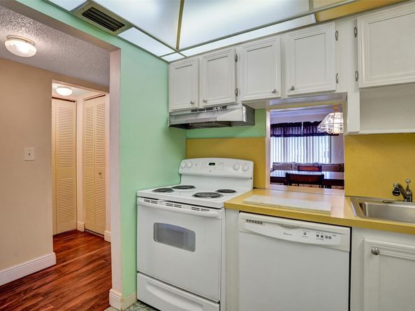 8280 SW 24th St 108, North Lauderdale FL 33068