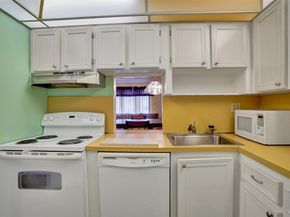 8280 SW 24th St 108, North Lauderdale FL 33068