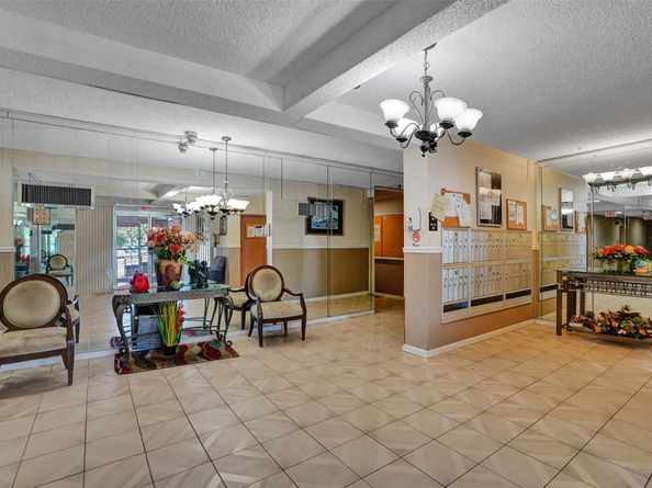8280 SW 24th St 108, North Lauderdale FL 33068