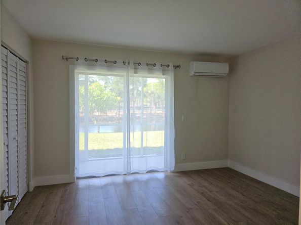 235 Durham F 235, Deerfield Beach FL 33442