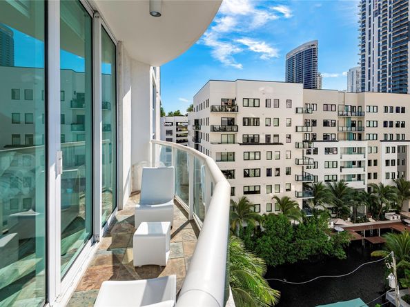 111 SE 8th Ave 705, Fort Lauderdale FL 33301