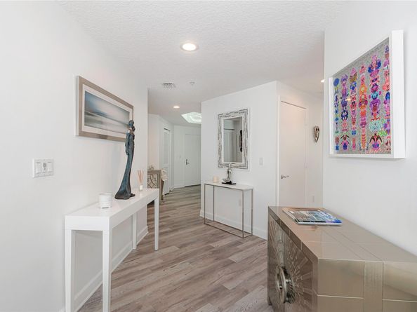 111 SE 8th Ave 705, Fort Lauderdale FL 33301