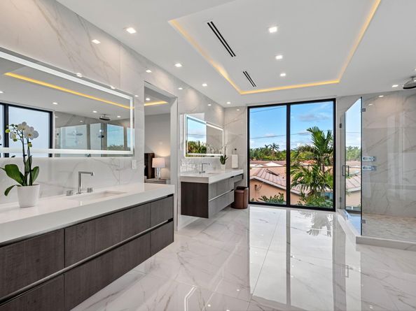2000 Harbourview Dr, Fort Lauderdale FL 33316