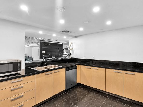 3131 NE 188th Street 21201, Aventura FL 33180
