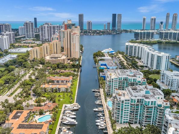 3131 NE 188th Street 21201, Aventura FL 33180