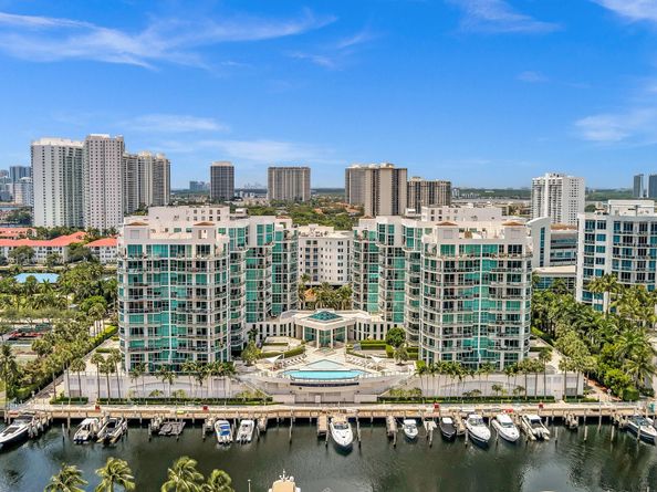 3131 NE 188th Street 21201, Aventura FL 33180