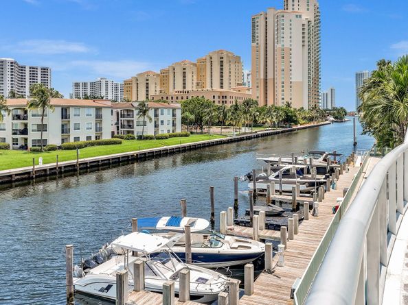3131 NE 188th Street 21201, Aventura FL 33180