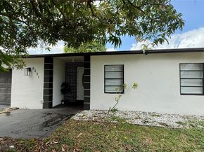 8231 SW 9th St, North Lauderdale FL 33068