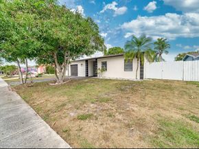 8231 SW 9th St, North Lauderdale FL 33068