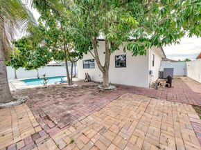 8231 SW 9th St, North Lauderdale FL 33068
