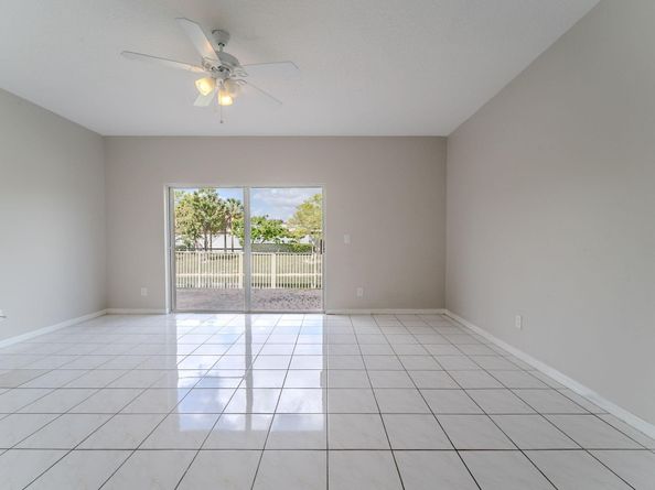 1568 SW 106th Ave, Pembroke Pines FL 33025