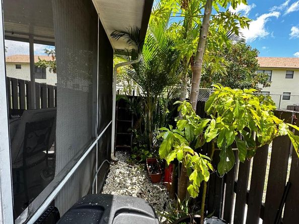 2106 Sherwood Forest 20 Boulevard 20, West Palm Beach FL 33415