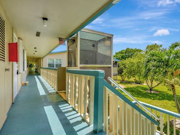 110 Dorchester E, West Palm Beach FL 33417
