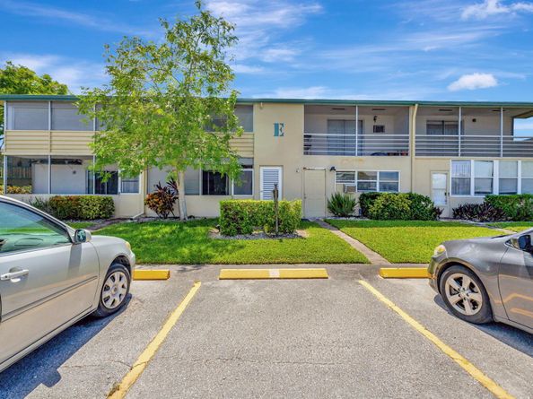 110 Dorchester E, West Palm Beach FL 33417
