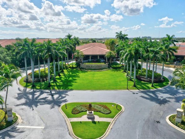 405 Brackenwood Lane S, Palm Beach Gardens FL 33418