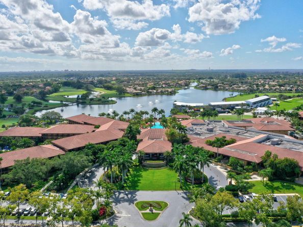 405 Brackenwood Lane S, Palm Beach Gardens FL 33418
