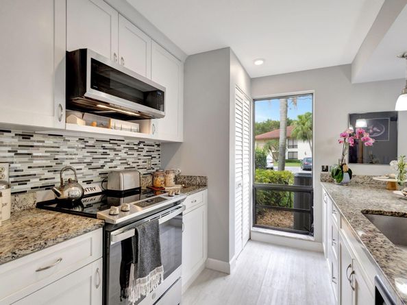 405 Brackenwood Lane S, Palm Beach Gardens FL 33418