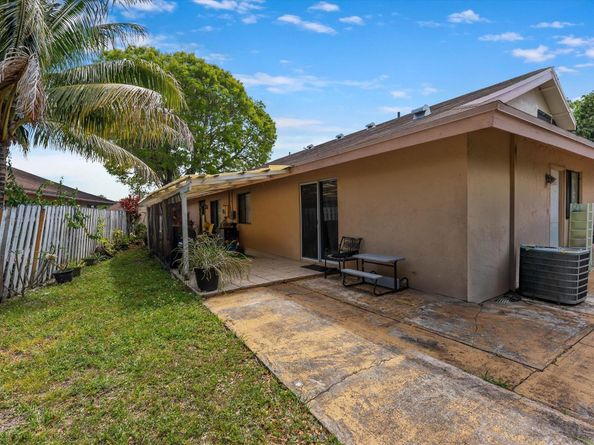 6552 Harbour Road, North Lauderdale FL 33068