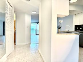 117 Lake Emerald Dr 205, Oakland Park FL 33309