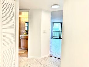 117 Lake Emerald Dr 205, Oakland Park FL 33309
