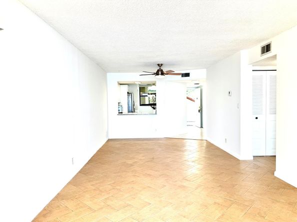 117 Lake Emerald Dr 205, Oakland Park FL 33309
