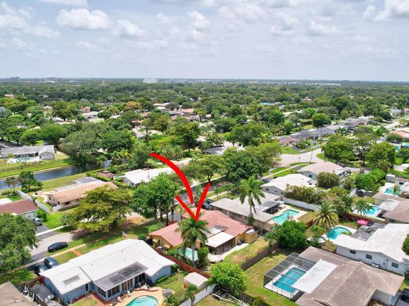 7241 NW 10th Court, Plantation FL 33313